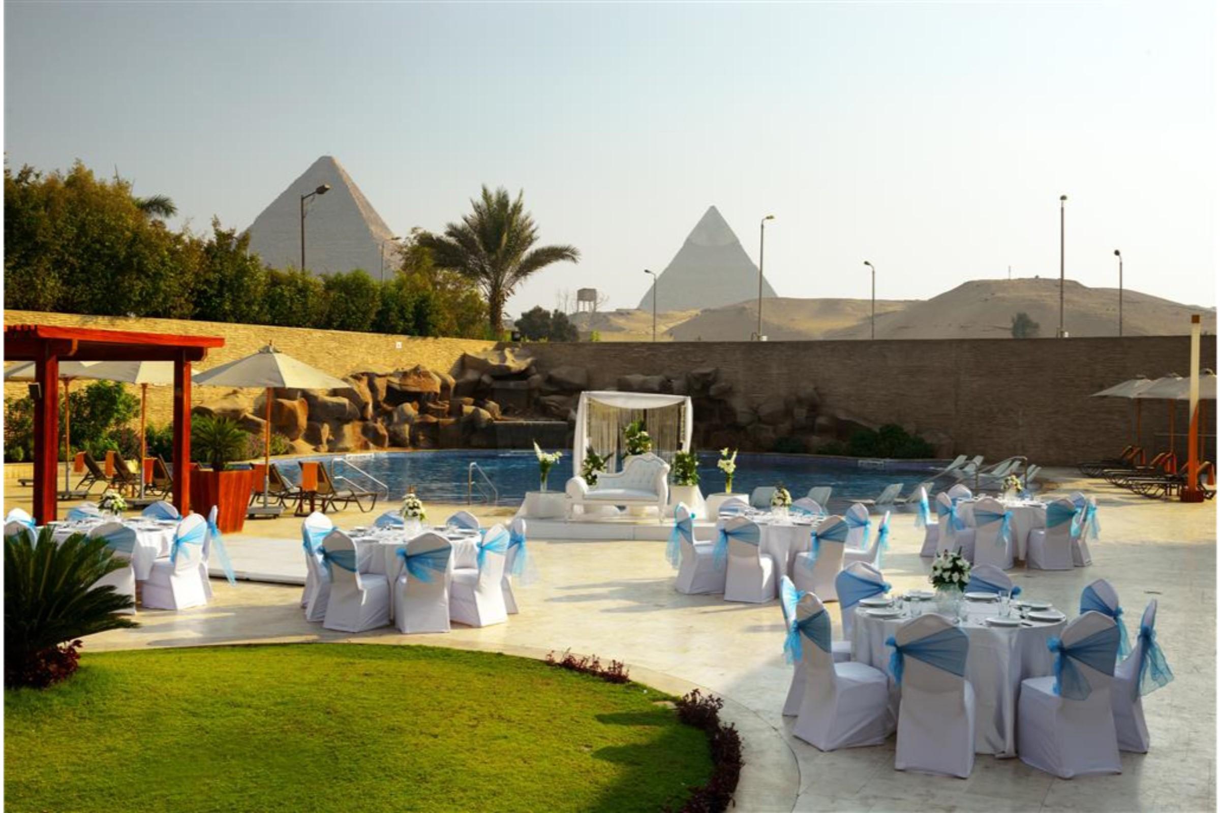 Le Meridien Pyramids Hotel & Spa Giza Esterno foto