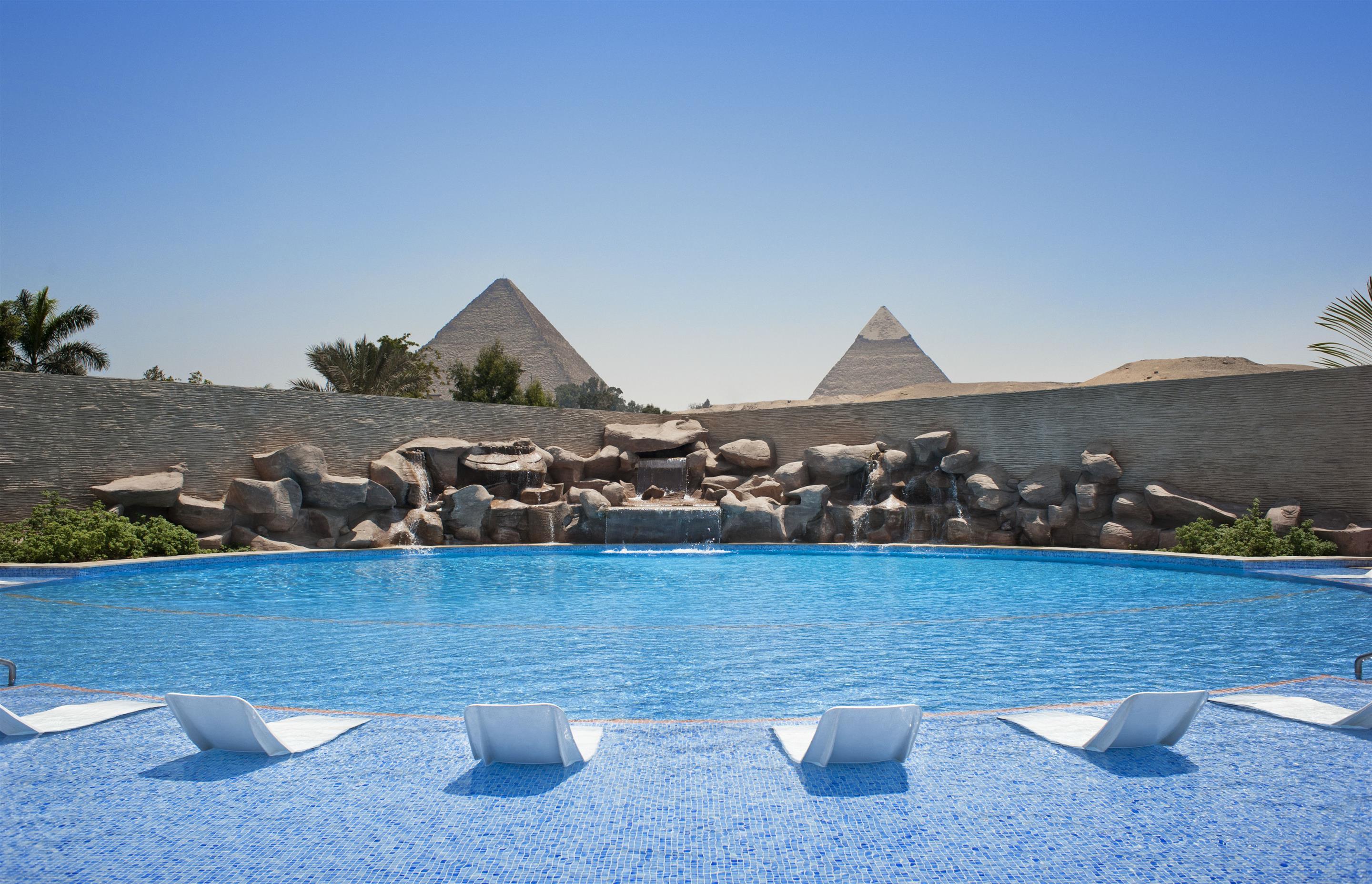 Le Meridien Pyramids Hotel & Spa Giza Esterno foto