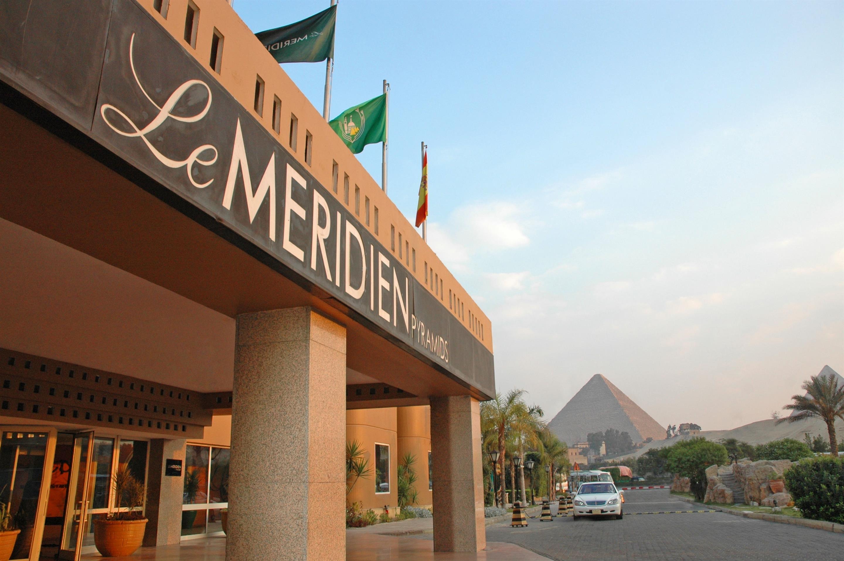 Le Meridien Pyramids Hotel & Spa Giza Esterno foto