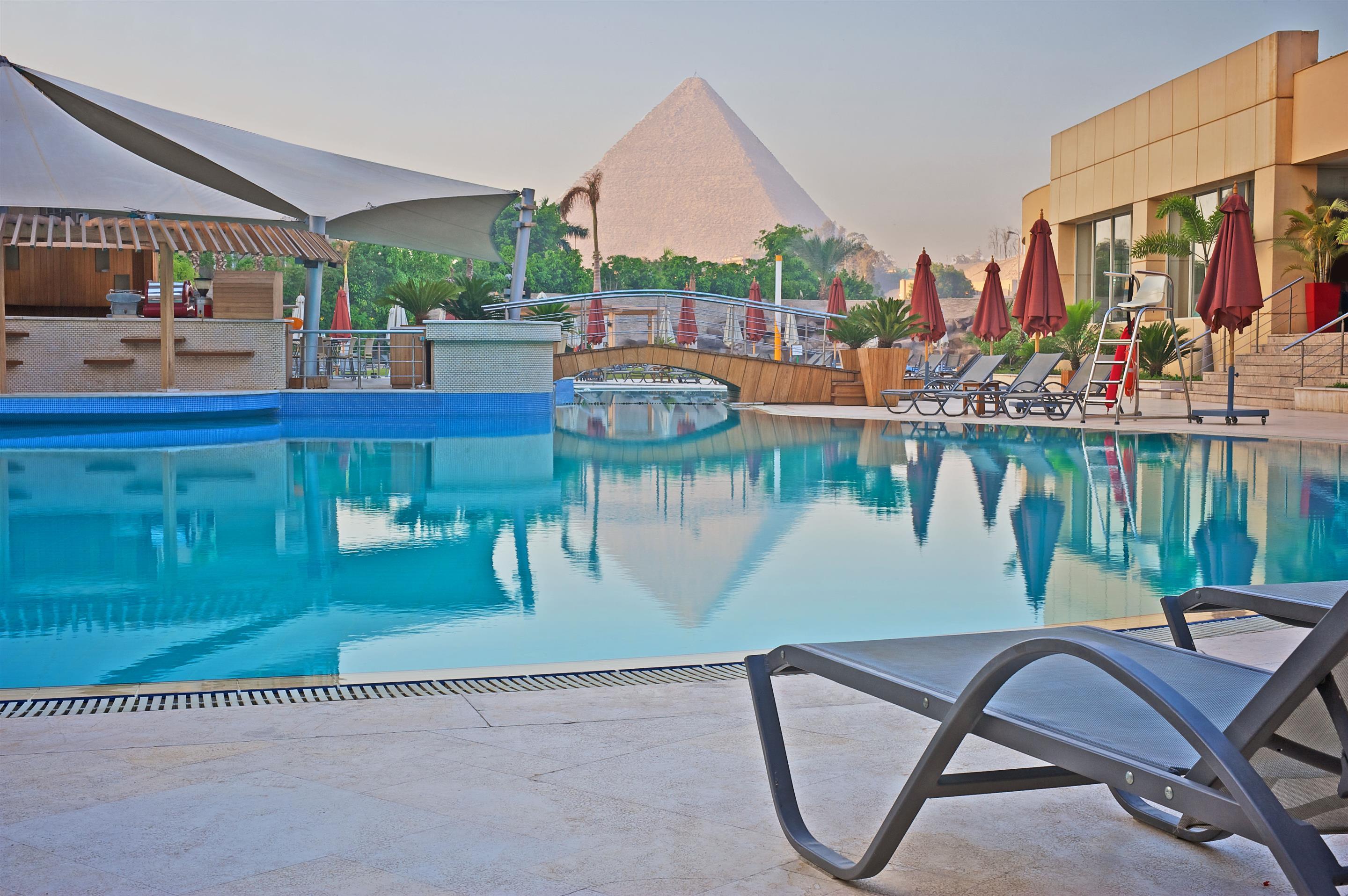 Le Meridien Pyramids Hotel & Spa Giza Esterno foto