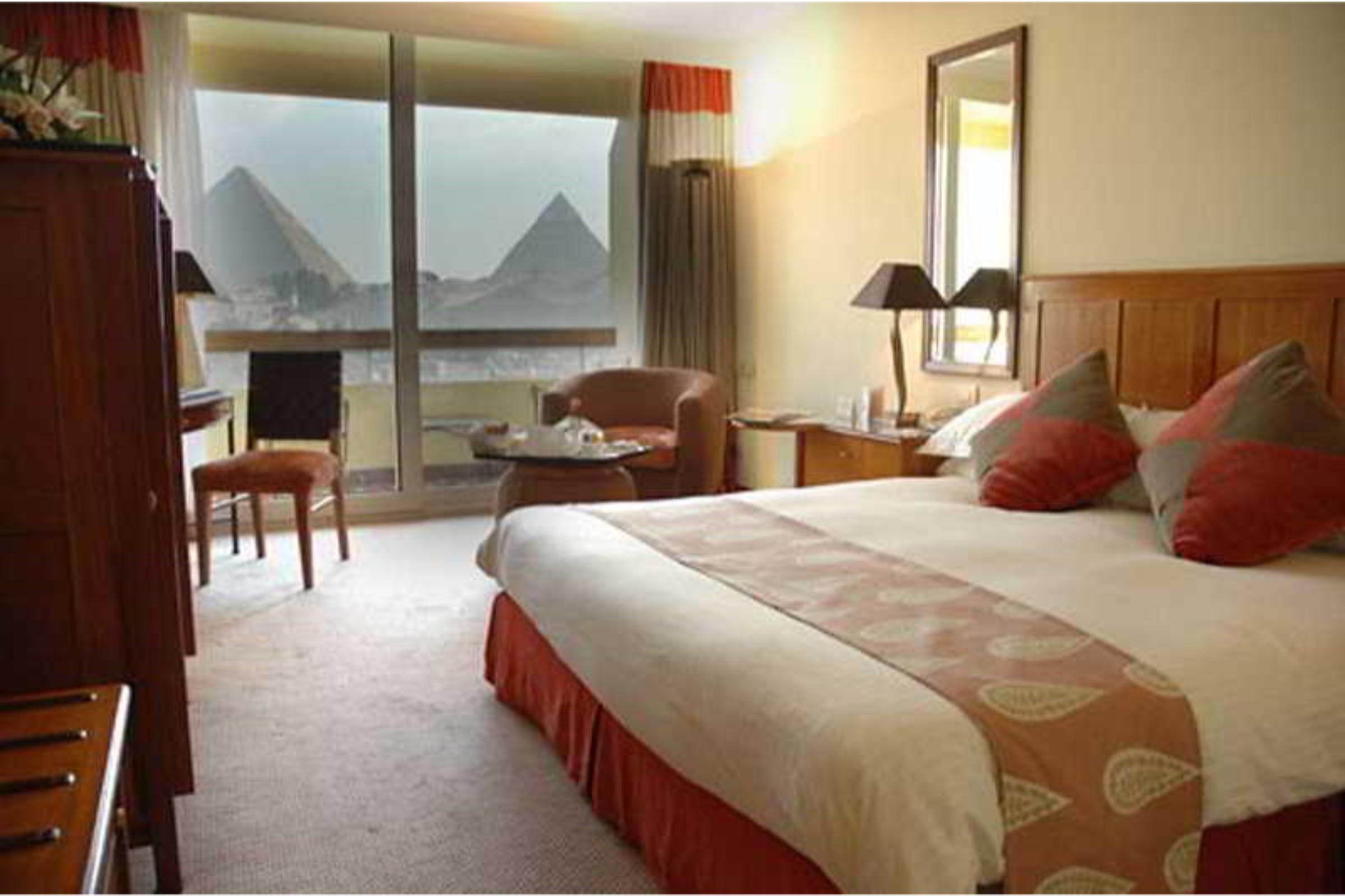 Le Meridien Pyramids Hotel & Spa Giza Esterno foto