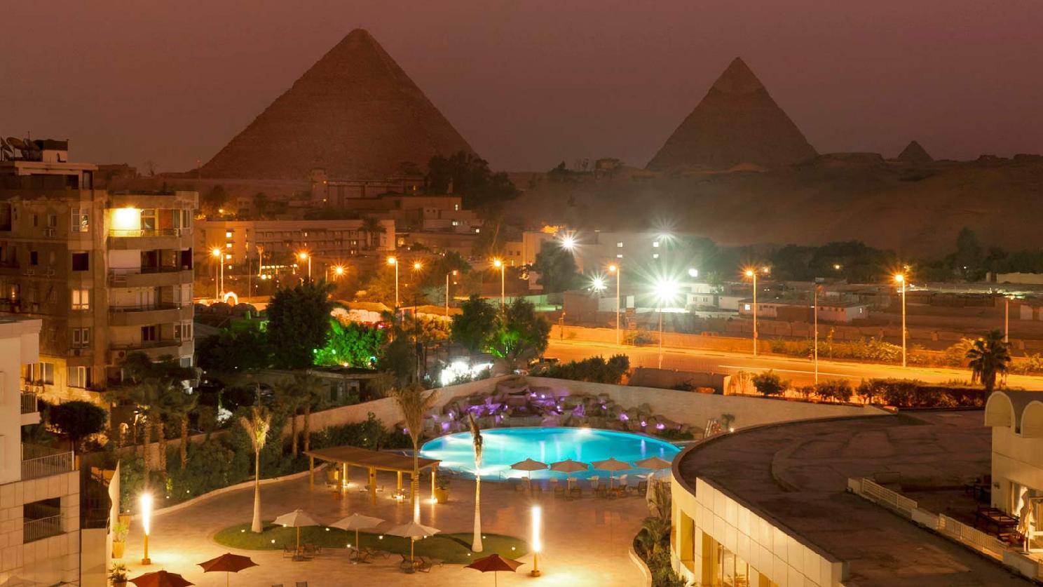 Le Meridien Pyramids Hotel & Spa Giza Esterno foto